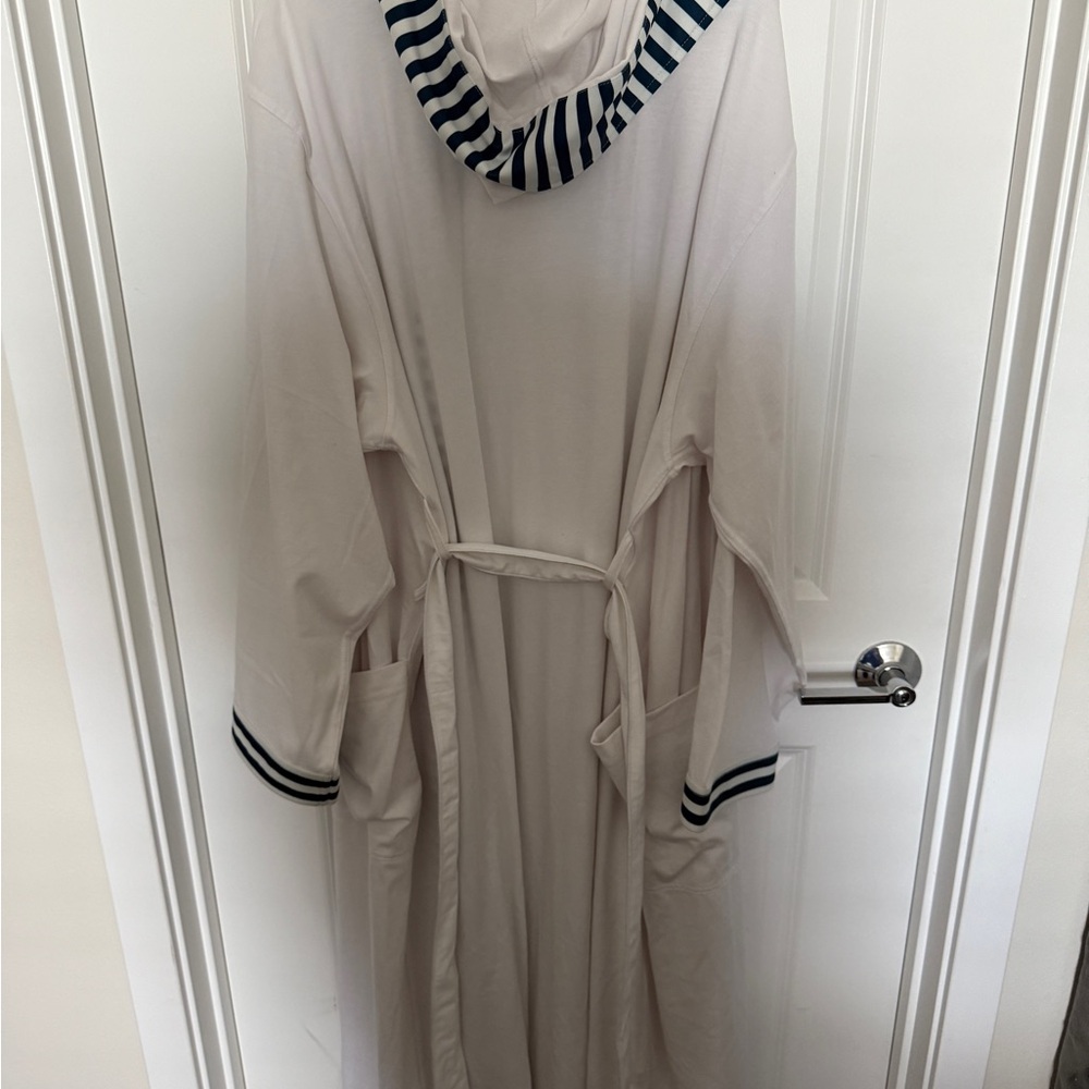 Disney Cruise Line White Robe with Navy Stripes – Size L - Picture 4 of 4